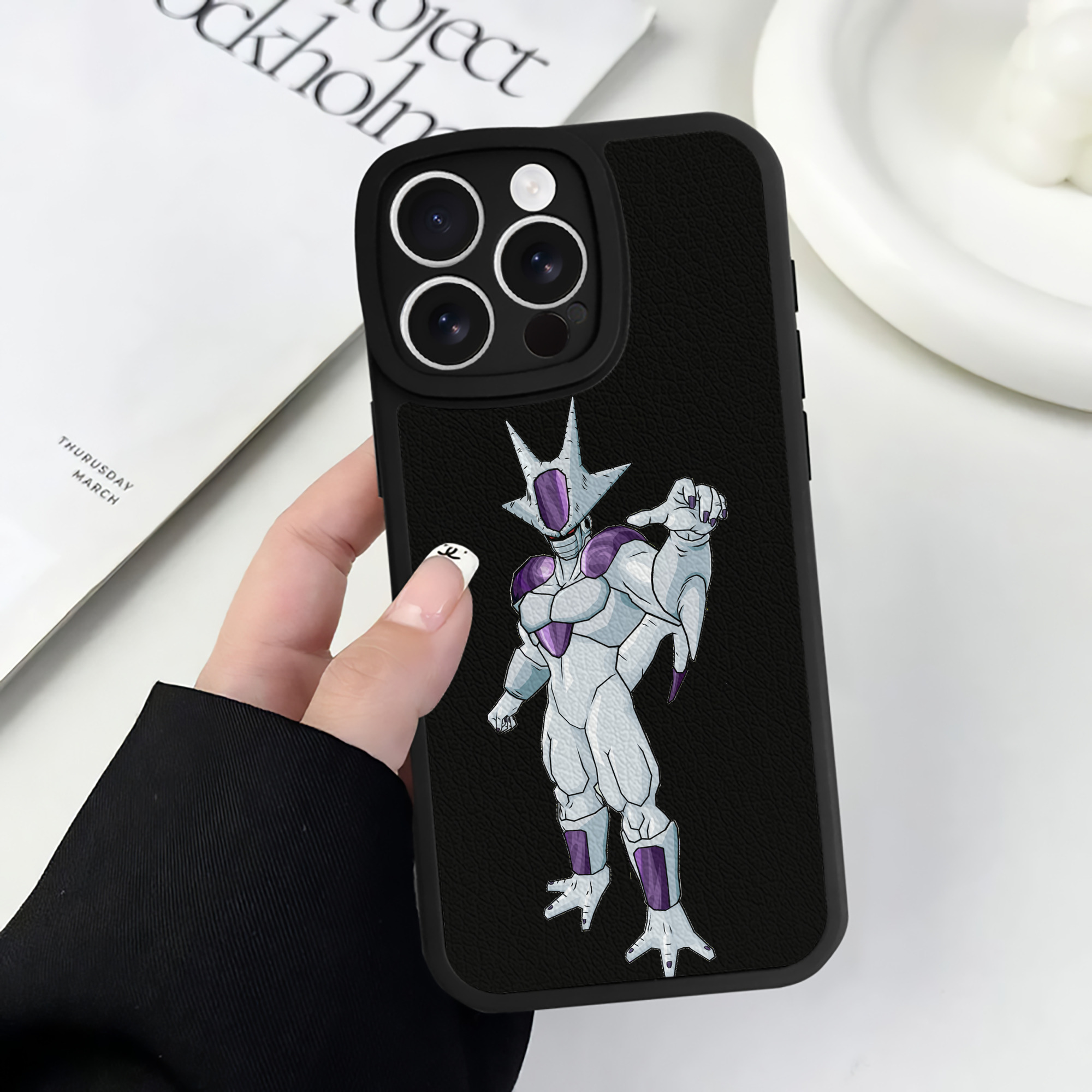 （画像用） ドラゴンボール クウラ DRAGON BALL Cooler Coora 【iPhone 16シリーズ対応】シリコンスマホケース（レザー調） 材質：シリコン